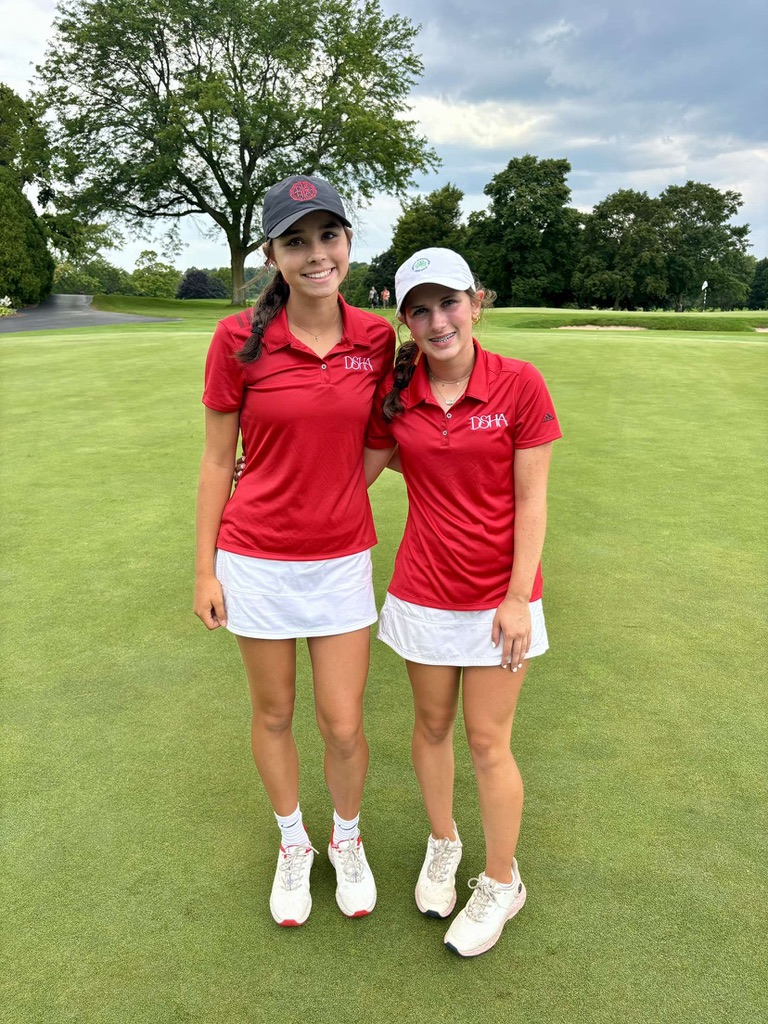 Julia Krueger (left) and Addison Roesch (right) are members of the 2024 Varsity Golf team.