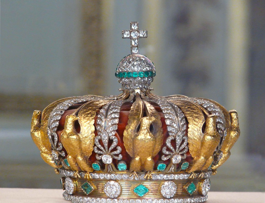 A Spy Movie Comes to Life: The Heist of France’s Crown Jewels.